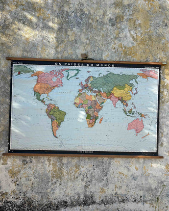 TELA ESCOLAR DE MAPA MUNDO