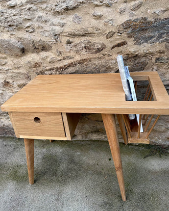 MESA PORTA-REVISTAS (custo do envio não incluído)